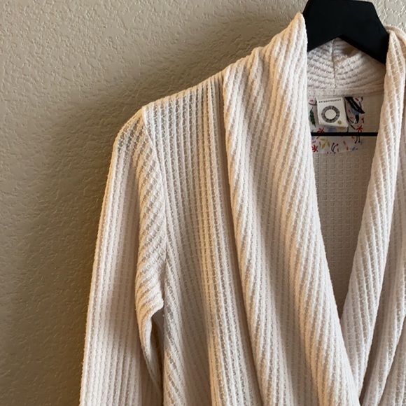 🎉SALE🎉 ANTHROPOLOGIE Akemi + Kim Waffle Knit Wrap Top XS - Picture 4 of 16